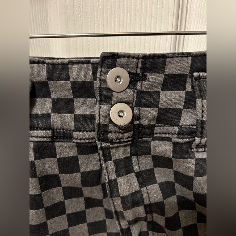 Checkered shorts - Picture 3 of 3
